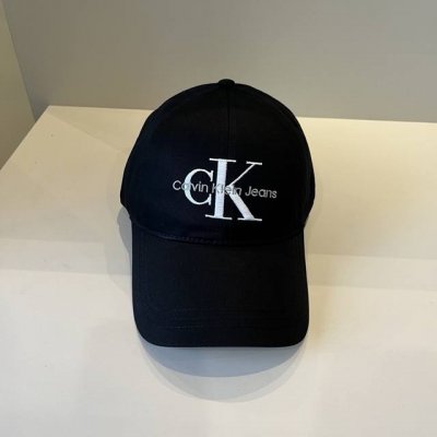 calvin Klein，Cklogo棒球帽 请认准高端品质市场唯一对版，小红书推荐，时尚百搭，众多明星都喜欢的一款，非常爆，非常火，非常好看
