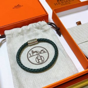新款Hermes爱马仕手链编织手绳加厚版 铂金版 高级精工版 众多网红同款 爱马仕手链太考验师傅的手艺了 要确保每个细节都到位不简单 高端定制 男女同款 爱马仕