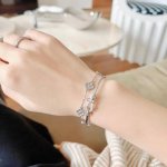 新品发布火爆费雷德 Fred斐登满钻 半钻 无钻马蹄扣中性款高品质细款弹性软银色手链手镯 本命年红皮绳大牌 时尚 精致Force 系列手链高端定制 亚金微电镀1