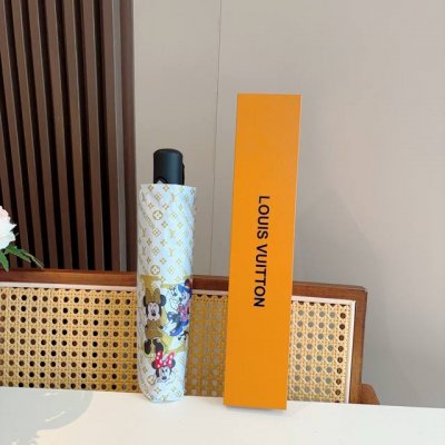 Louis Vuitton 路易威登 新款 三折自动折叠晴雨伞 新涂层技术深色伞面 拥有令人惊喜的遮光效果！