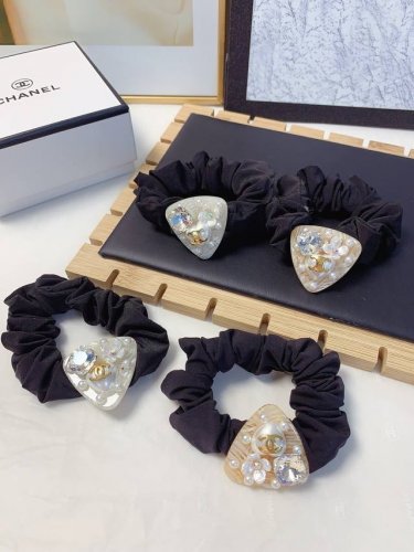 Chanel小香 Celine赛琳皮筋 新款三角△珍珠Logo皮筋发圈 日常精致小单品 气质百搭小仙女必入单品 宝藏款 闭眼入推荐款 单个