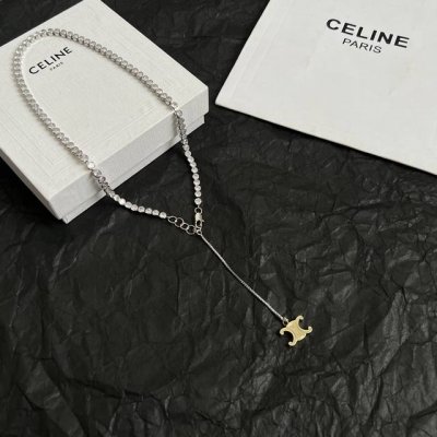 Celine 赛琳 项链 一直是简约时尚界的标杆大胆的设计 百看不厌搭配起来更Fashion