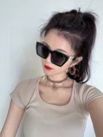 原版出货 巴宝莉网红超爆款经典奢华全球风 [亲亲] 时尚方框太阳镜 气质非凡 经典大框款式太阳眼镜[篮球] 顶级品质 奢华Logo 正版板材质量 型号 B913