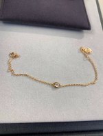 love系列Diamants Legers单钻手链 俗称小飞碟单钻手链 爱啦 手链超级Bling Bling效果啦 钻石20分大小 不会很夸张 秀气 叠戴入门级