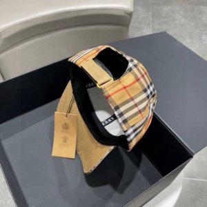Burberry 巴宝莉 最新款巴宝莉刺绣原单棒球帽 细节做工都很精致 面料超舒服 百搭款市场最好版本