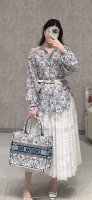 批80 高品质 细节如图 【D 镂空珠蝶双珠耳钉】Z 5100，老规矩按下单顺序安排！太太太太绝美啦！爆款蝴蝶耳钉来袭一眼爱上！巨巨巨火爆量大咨询客Fu！来吧一