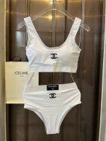 特 Chanel 香奈儿泳衣分体套装 ，夏天快到啦，这件泳衣太绝了，上身超A，又纯又欲非常高级，泳衣外穿太了，怎么穿怎么好看海边度假，超级出 S M L X