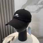 balenciaga巴黎世家新款刺绣Logo棒球帽 很酷的色系 男女佩戴都有不同Style 第一批抢先出货 巴黎粉必入款