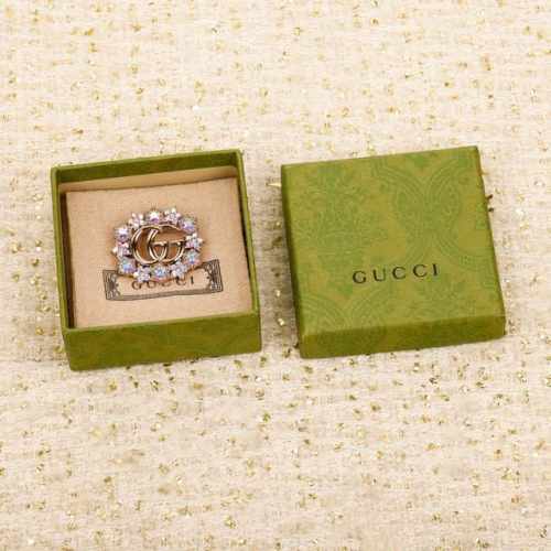 我们出品 Z5200，量大咨询客Fu Gucc双G胸针，美翻了，上边用的全部是施华洛水晶，做开施华洛的都懂施华洛成本巨高，还有电镀认准我们家的电镀，这款胸针的古