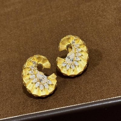 a5683 古法黄金工艺 拉丝磨砂 裙摆 水滴钻 黄金耳钉 通体纯银镶嵌Aaaaa级高碳钻 个性时尚 引领潮流 通体925纯银 镶嵌工艺 女神必备时尚单品 电镀