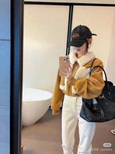 韩国潮牌Emis 新款牛仔拼色棒球帽 Emis的帽子真的有种魔力 就是每一个都好看 完全不挑脸型的 每个都想买 很显白 男女通用 头围57Cm