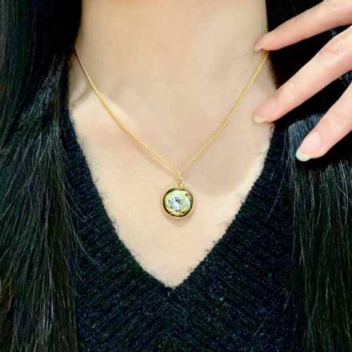 chanel香奈儿 中古 项链小香家的款式真心无需多介绍每一款都超好看，精致大方，非常显气质.