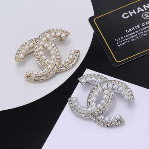 Chanel 小香 火爆单品 胸针 最经典款 没有之一 气质 上身超美腻 怎么看怎么美 原版一致材质 纯银针 一致不够卖的款 人见人爱
