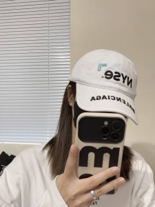 新品Balenciaga巴黎世家新款棒球帽 现货秒发简约时尚超级无敌好看的帽子 情侣款 原单货比起其他帽子的优势