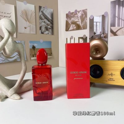 阿玛尼迷情挚爱绛红麝香 Ml Giorgio Armani Si Passione Red Musk, 2025 品牌：阿玛尼 属性：女香 香调：果香花香调 前