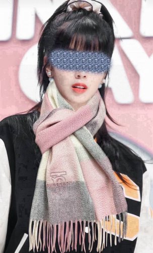 新款120%山羊绒 2025 巴宝莉采用内蒙古顶级山羊绒，最新款男女通用情侣款重磅推荐 经典的格子，永不过时非常保暖柔软亲肤，不扎脖经典巴宝莉格纹设计太美了赶紧