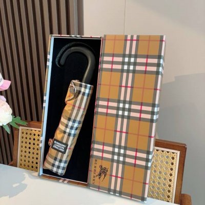 Burberry 巴宝莉 配手提袋整套礼盒包装 原单 经典圆形手柄搭配高端皮革 手感超级棒 原版包装无论是送人还是自用都超合适 采用高端喷绘完美呈现在伞面上 巴