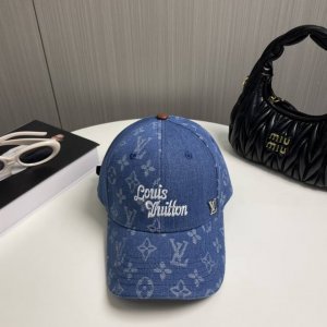 lv路易威登 官网高版出货 刺绣字母棒球帽 非常经典的经典 流行的复古美 四季可用 出门必备 非常显脸小