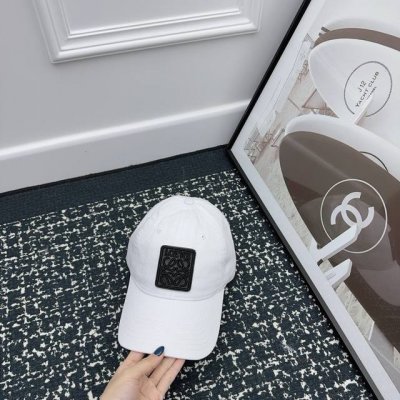 Loewe 经典大爆款回货 一直在补单的棒球帽 纯棉面料 超实用！ 不分场合不分季节 只有好看