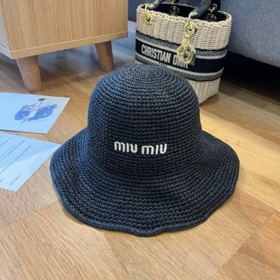 Miumiu缪缪2025夏款折叠草帽，纯收工钩织，头围57Cm，可折叠
