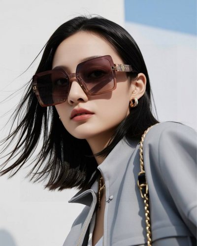 Dior-迪奥 2025开春新款 潮流爆款 时尚方框偏光太阳镜 高品质 佩戴舒适 网红潮款墨镜 女士高清加厚偏光太阳镜 高品质Tr镜框 型号 Cd6251