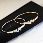 香奈儿 Chaneln 5号手镯 亚金材质 高版本 厚金电镀18K白金 原版Logo 精工版本 香奈儿 手镯