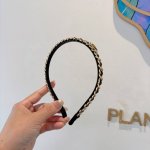 配包装 Chanel 香奈儿 新款精美链条发箍，复古网红爆款头箍 搭配高端材质，超精致，时尚高级百搭款。