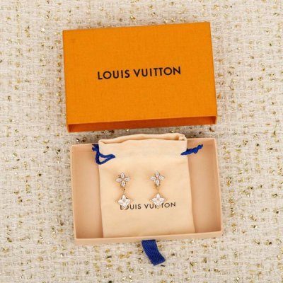 250009 我们出品 可订制真金真钻版本，咨询客Fu！ Lv Star Blossom系列 Monogram Flower花卉图案，闪耀的钻石镶嵌于花卉上，精