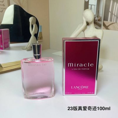 高端品质 兰蔻奇迹真爱奇迹浓香100Ml， 香调：花香调前调：荔枝小苍兰中调：木兰生姜橘子胡椒茉莉后调：琥珀麝香茉莉属性：女香调香师：Harry Fremont