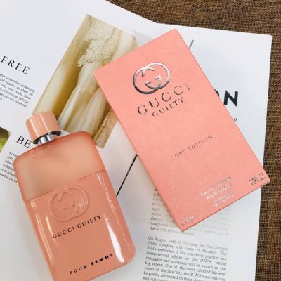 高端品质 古驰罪爱蜜桃粉女香: 前调:佛手柑、葡萄柚、水仙花 中调:覆盆子、紫罗兰、茉莉花 后调:麝香、广藿香、龙涎香 花果香的基调，有种重返18岁的感觉，前调