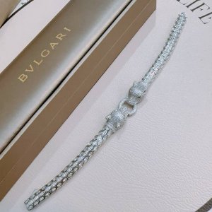 宝格丽手链V金材质 Bvlgari宝格丽 Divas Dream 系列 品相完美 细节无敌 那种独特的色泽完全无可挑剔 再缀以经典指环外形设计 简约之余却又优雅
