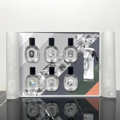 专柜品质 蒂普提克香水小样6件套6×10Ml，6件套现货 10Ml×6个，还有便携小布袋，六个味道分别为:檀道，杜桑，影中水，夏日之光，无花果，玫瑰之水！