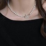 Vivienne Westwood薇薇安西太后土星 优雅大方精工设计 非常修饰脸型 青春活力 一眼就被这款吸引了 非常漂亮的颜色搭配 时尚又俏皮