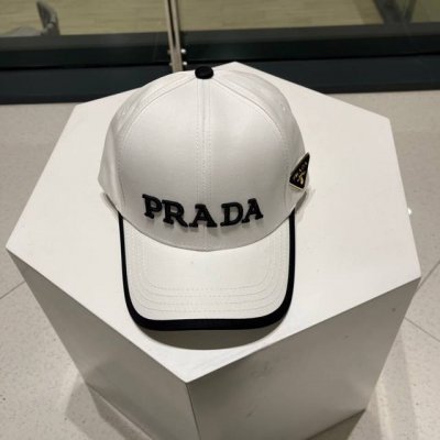 普拉达 新款简约三角标棒球帽 不专柜同步出货 大牌款超好搭配 赶紧入手