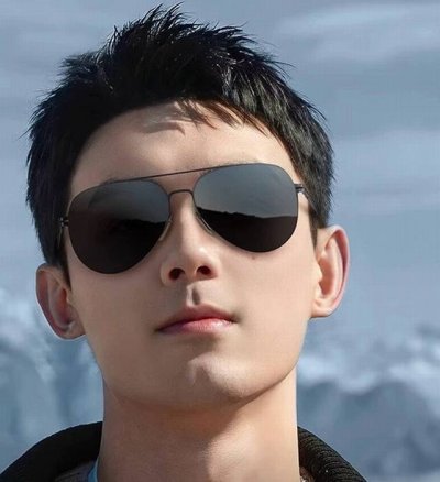 Lv 2025新款男女情侣款太阳镜多边形墨镜Ip电镀永不褪色 超轻超有弹性整幅眼镜无螺丝重要的是压不坏 高清尼龙镜片 精湛的工艺 原版材料 休闲大气不挑人的一款