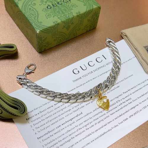 P140。 古驰新品手链出炉 Gucci古驰手链最新款的经典款 精致无论款式 质感 都是绝对的顶尖Feel 只要看一眼就懂了 认准花纹Logo链身 原版Logo