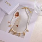 dior 迪奥 项链专柜新款上市 美得不要不要的 唯美 浪漫 人手必备款 火爆小红书 精选Zp一致材质 超 Nice