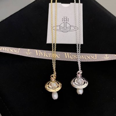 高品质 细节如图 Vivienne Westwood 宝宝，什么是快乐星球，来，这就是快乐星球！超赞的天然异形珠立体土星项链！金银两个颜色！重磅推荐，立体的星球