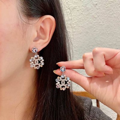 chanel香奈儿 中古 双C耳钉原版复刻Logo 小香家的款式真心无需多介绍每一款都超好看，精致大方，非常显气质