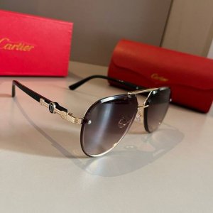 100￥ cartie*卡地亚 珍贵太阳眼镜金属材质轻电镀工艺精湛气质十足新款刚刚到货官网原版超高品质，超高档奢华的象征