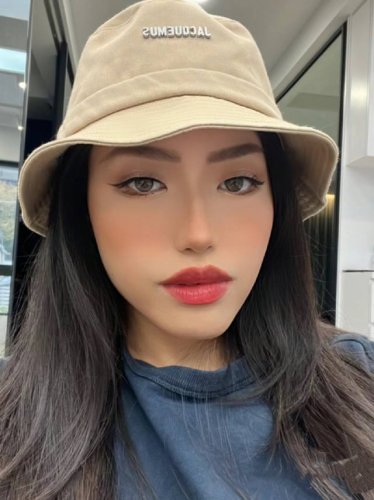 jacquemus 高版渔夫帽必入 百搭色系 旅行外出必备 可调节大小 夏季渔夫帽又悄悄登场了 帽子抽绳设计 可调节大小 头围 标准57Cm