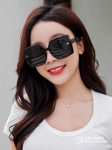 法国香奈儿-Chanel . 宝丽来树脂高清镜片 . Tr镜架-轻便佩戴舒适 . Size：63-17-140 . 新款小香太阳镜减轻强光负担，遮挡有害光线防辐