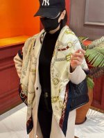 羊绒新款买了都说好看推荐爱马仕双面同色羊绒方巾 跃动的马儿双面同色140 顶级工艺超值爱马仕专柜爆款立体呈现图案纹路实物档次极高特殊工艺高端研发惊艳问世特殊尖端