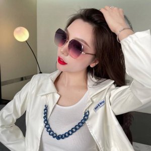 Chanel 香奈儿 新款尼龙偏光太眼镜 无框钻石 切边更有质感 大气女人范儿 大脸小脸都好看 型号 Ch0922