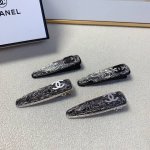 Chanel小香 Chanel压夹 金属Logo压夹边夹刘海夹日常精致小单品 气质百搭小仙女必入单品 宝藏款 闭眼入推荐款 一对