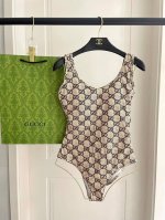 gucci连体泳衣适合多种场景的游泳衣♀海边 游泳池 温泉 水上乐园 漂流都可以内搭外穿也完全可以 面料：透气舒适。速干弹性的游泳衣更加帖肤易清洗 码数：S M
