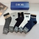 配包装 一盒5双 Dior 迪奥 新款男款袜子！纯棉面料，火爆Ｄ图案，专柜同步中筒袜子，大牌出街，潮人必备超好搭