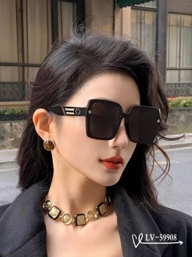 路易威登-Lv . 宝丽来树脂镜片 . Tr镜架轻便佩戴舒适 . Size：65-13-145 . 新款太阳镜减轻强光负担，明星同款，遮挡有害光线防辐射，出行旅