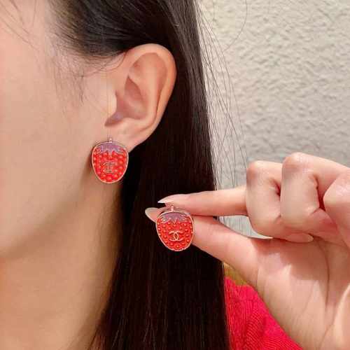 批100 香奈儿草莓双C耳钉