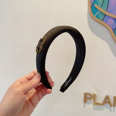 配包装 chanel 香奈儿 最新款小香发箍 新品巨显脸小头箍 网红爆款推荐 搭配高端双 Logo 超精致时尚百搭